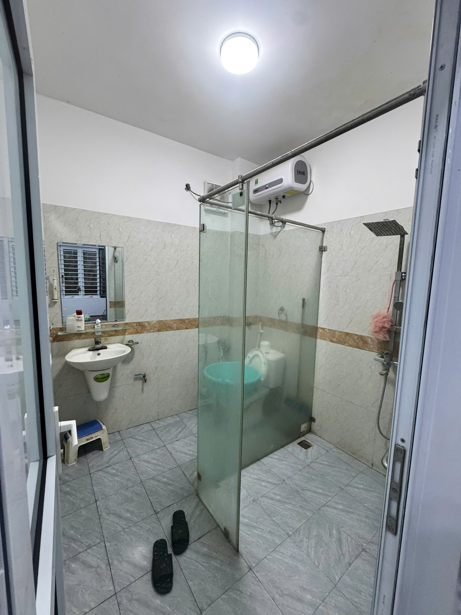 Cho thuê nhà Phố Lĩnh Nam, Hoàng Mai 35m2 x 5 tầng, 3 ngủ, 11 Triệu ở hộ gia đình - Ảnh 2